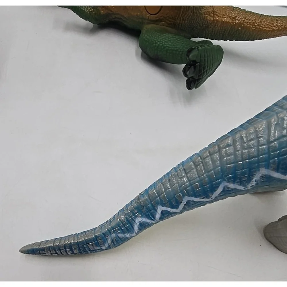 Lot Of 3‎ Dinosaur Action Figures Jurassic World T Rex Triceratops Toys